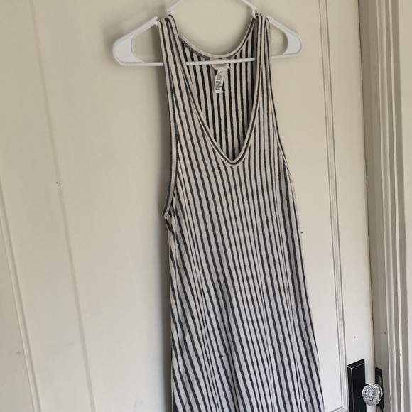 Caution to the wind maxi dress - Picture 2 of 5